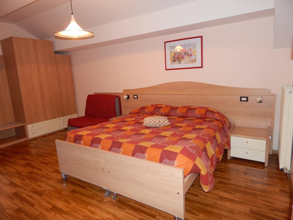 Albergo Ginevra Roncone Экстерьер фото
